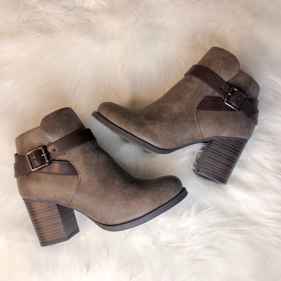 Tilly's Shoes - Brown Taupe Booties - Size 6.5 - Soda - Tilly’s